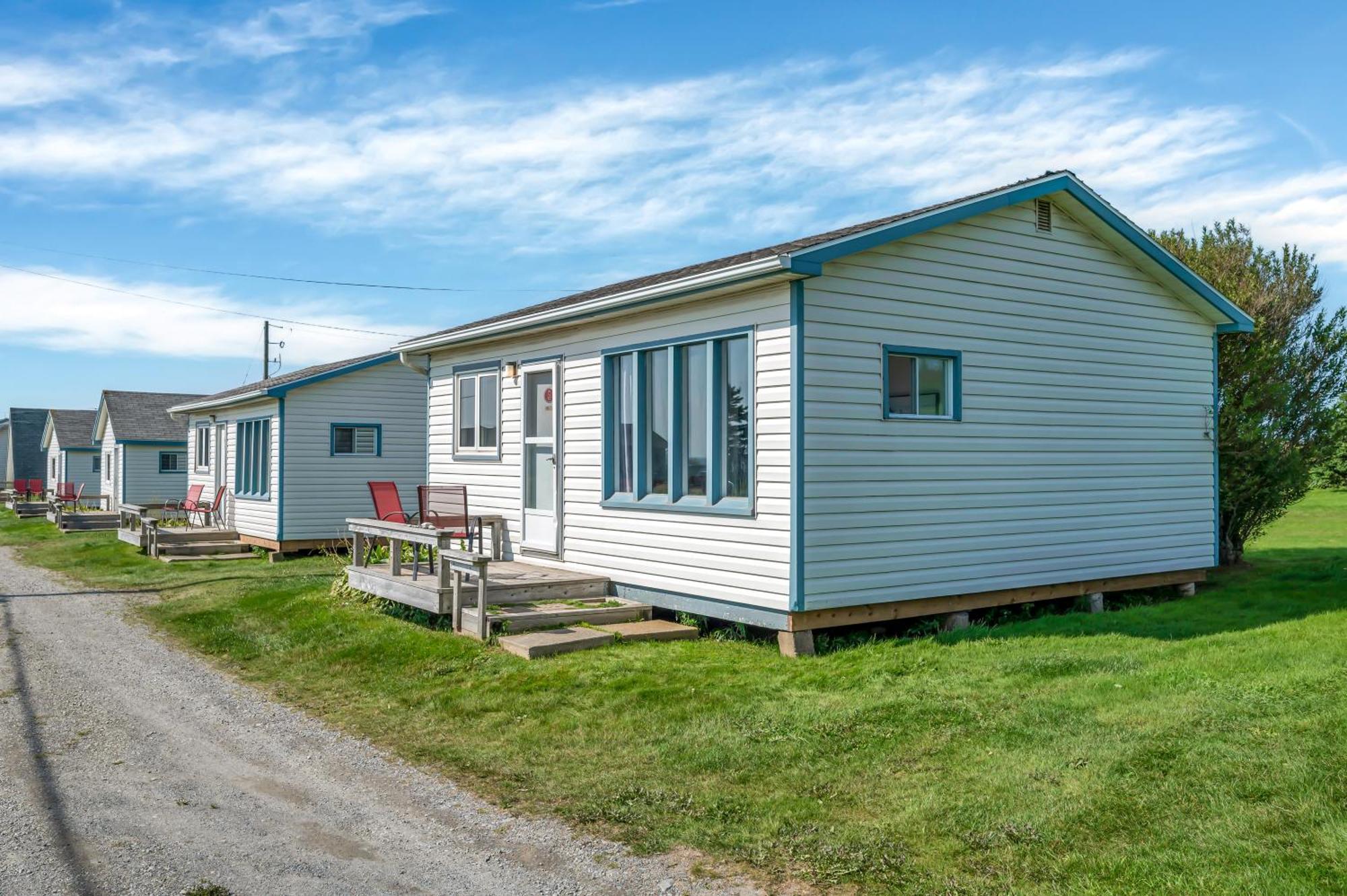 Cape View Motel & Cottages Mavilette Exterior photo
