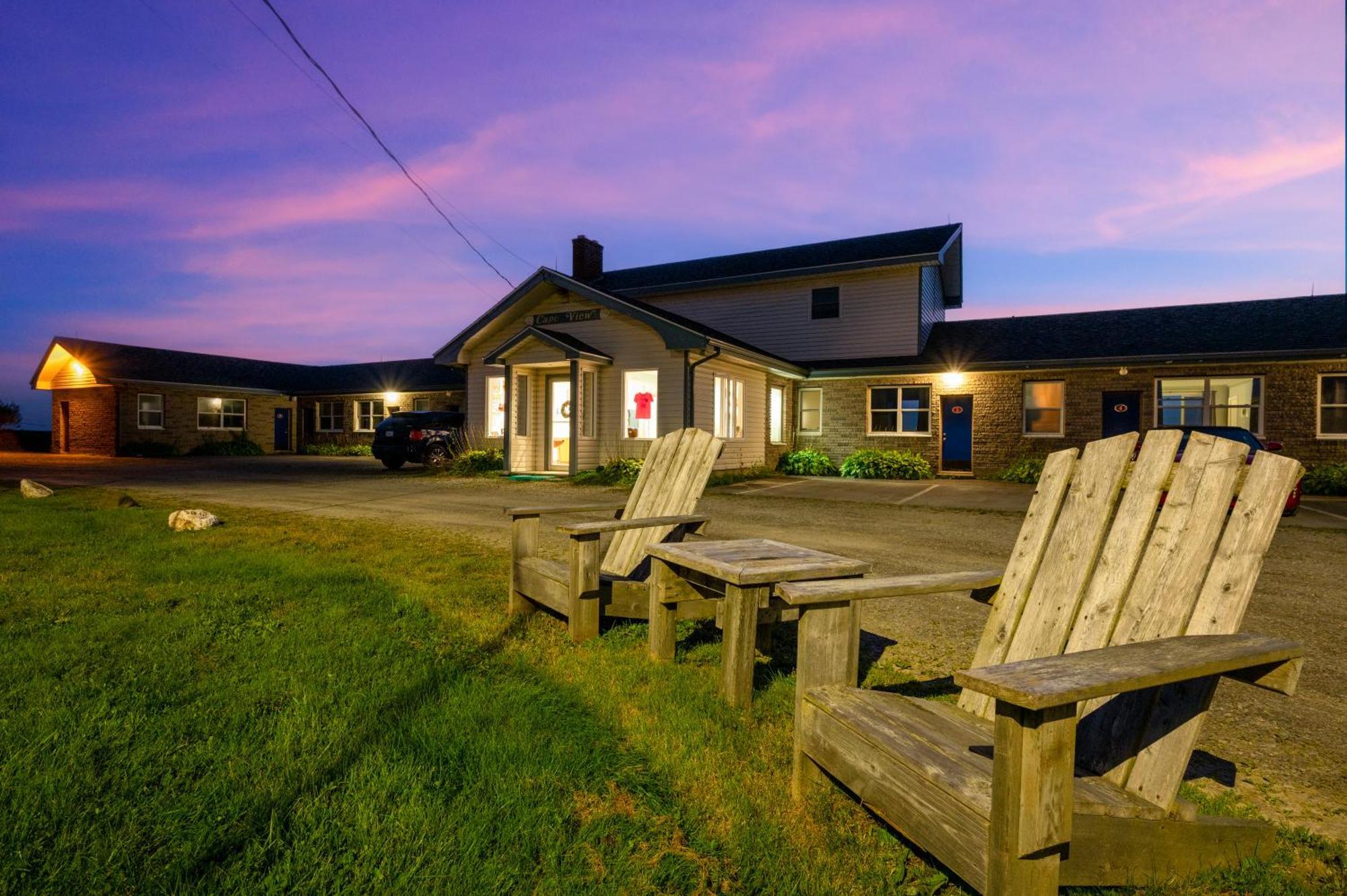 Cape View Motel & Cottages Mavilette Exterior photo
