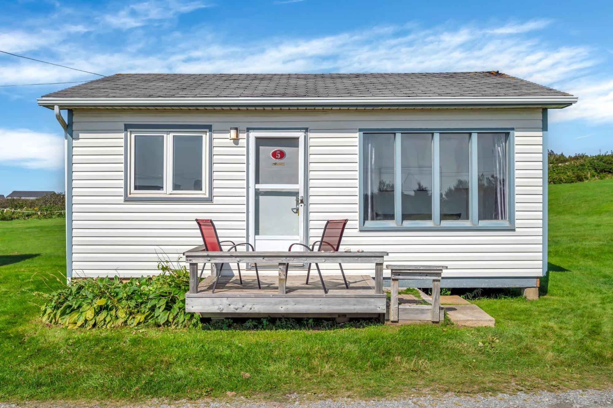 Cape View Motel & Cottages Mavilette Exterior photo